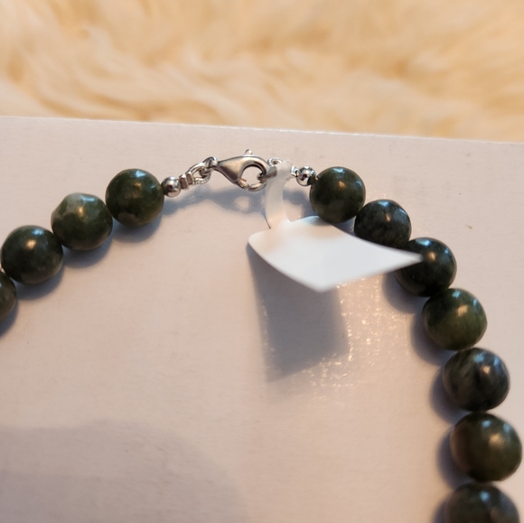 Green Connemara Necklace - Picture 4 of 4